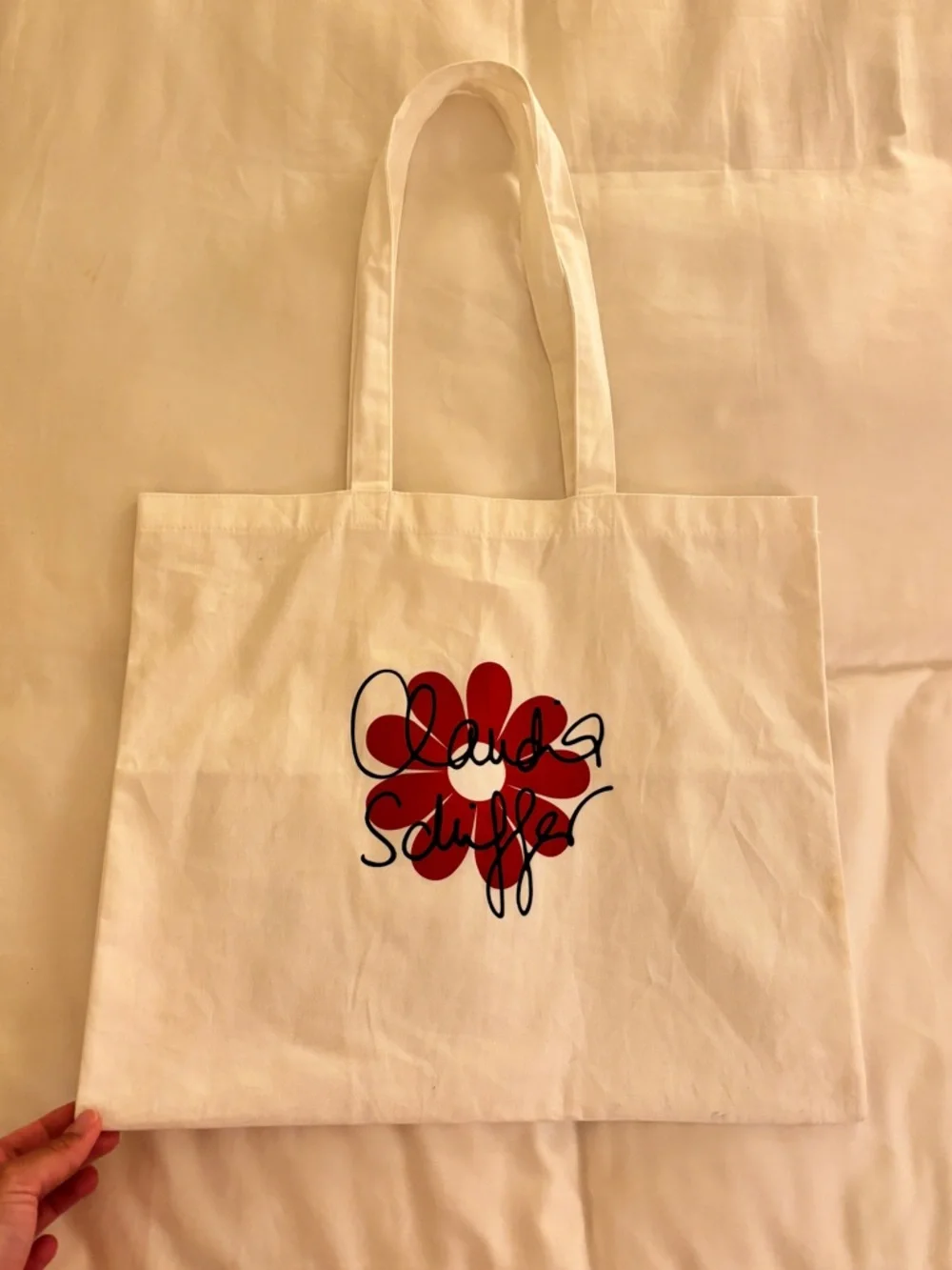 Realisation par Claudia schiffer White Canvas Tote with Red Flower Graphic - Picture 1 of 4